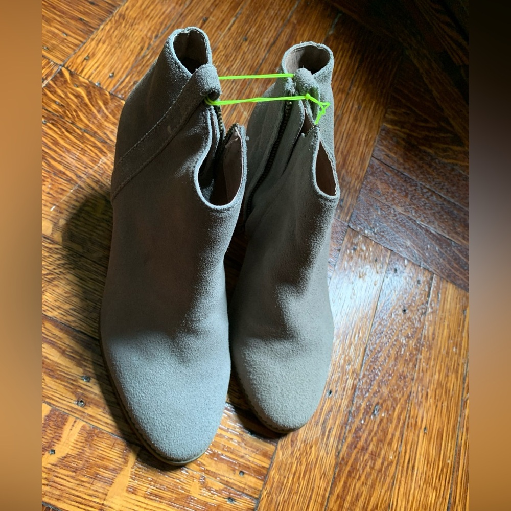 NEW Chelsea Crew Ankle Boots Light Gray Suede Heeled Booties Size 39